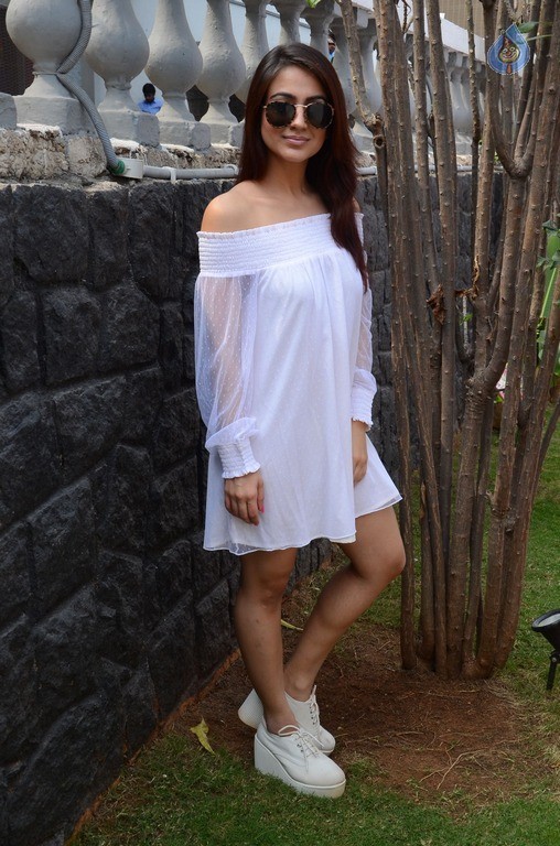 Aksha Latest Gallery - 18 / 34 photos