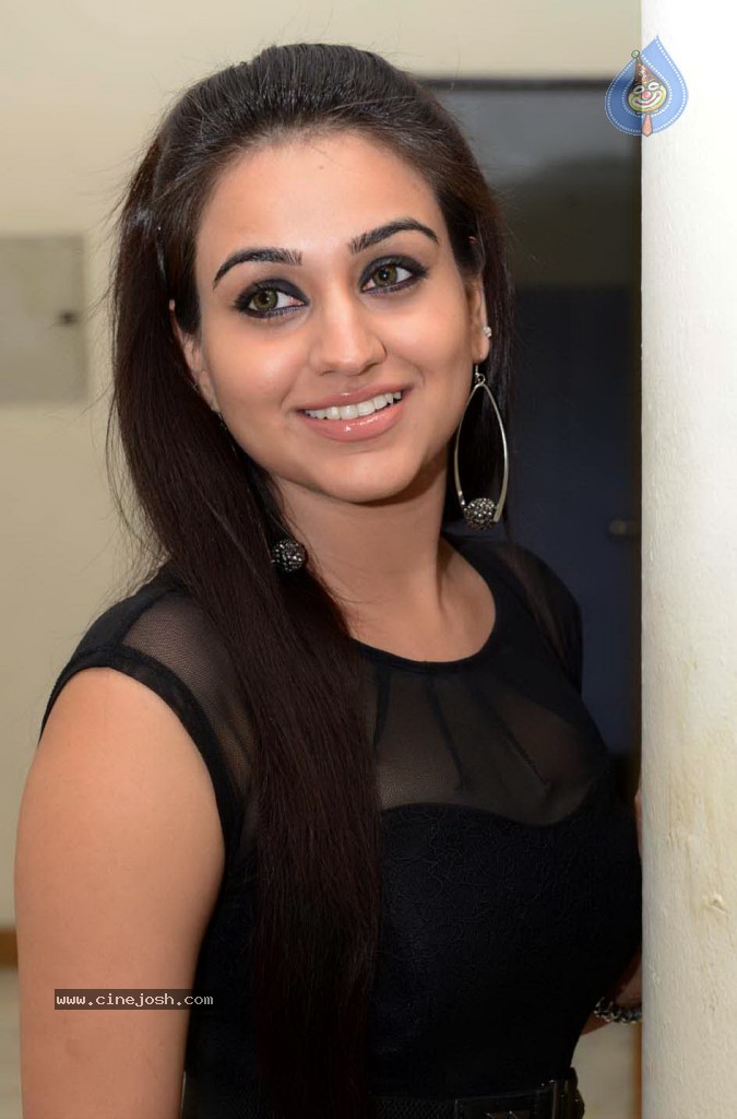 Aksha Latest Photos - 17 / 24 photos