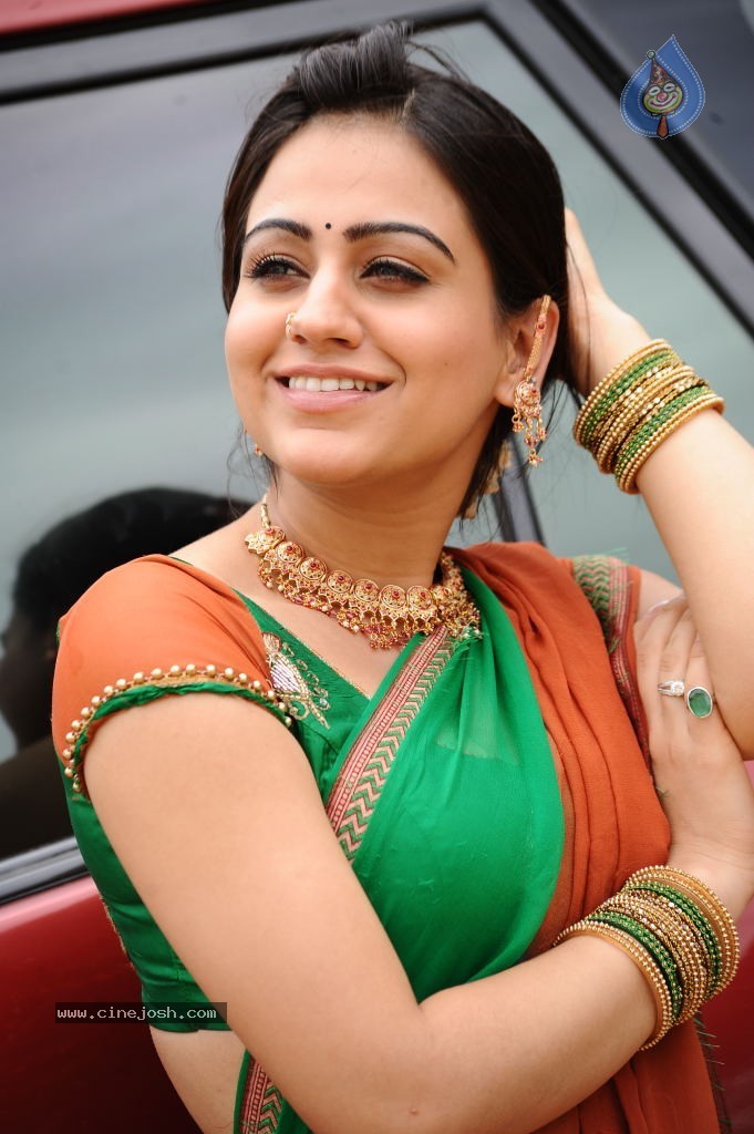 Aksha Latest Photos - 23 / 39 photos