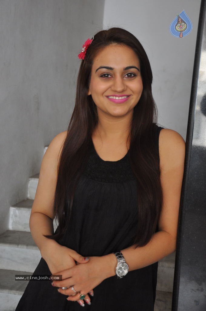 Aksha Latest Photos - 40 / 50 photos