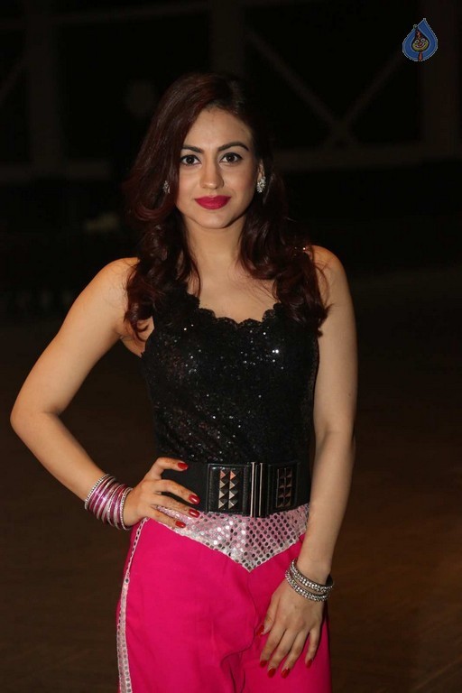 Aksha New Images - 27 / 38 photos