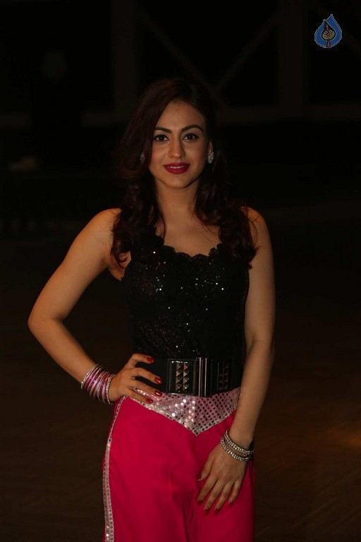 Aksha New Images - 28 / 38 photos