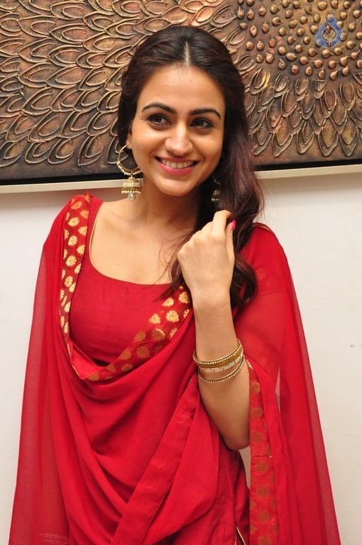 Aksha New Photos - 4 / 25 photos