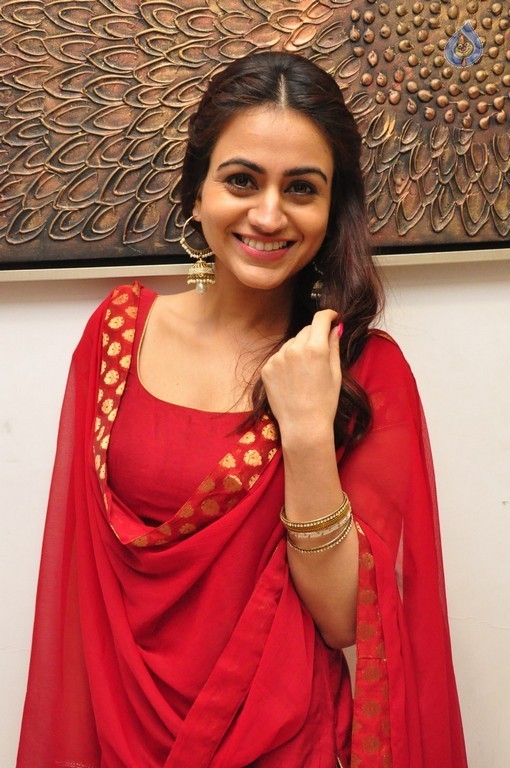 Aksha New Photos - 8 / 25 photos