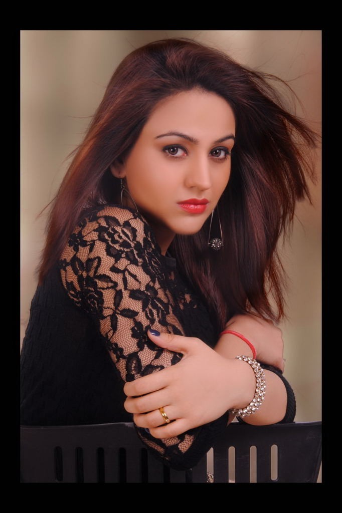 Aksha New Photos - 20 / 20 photos