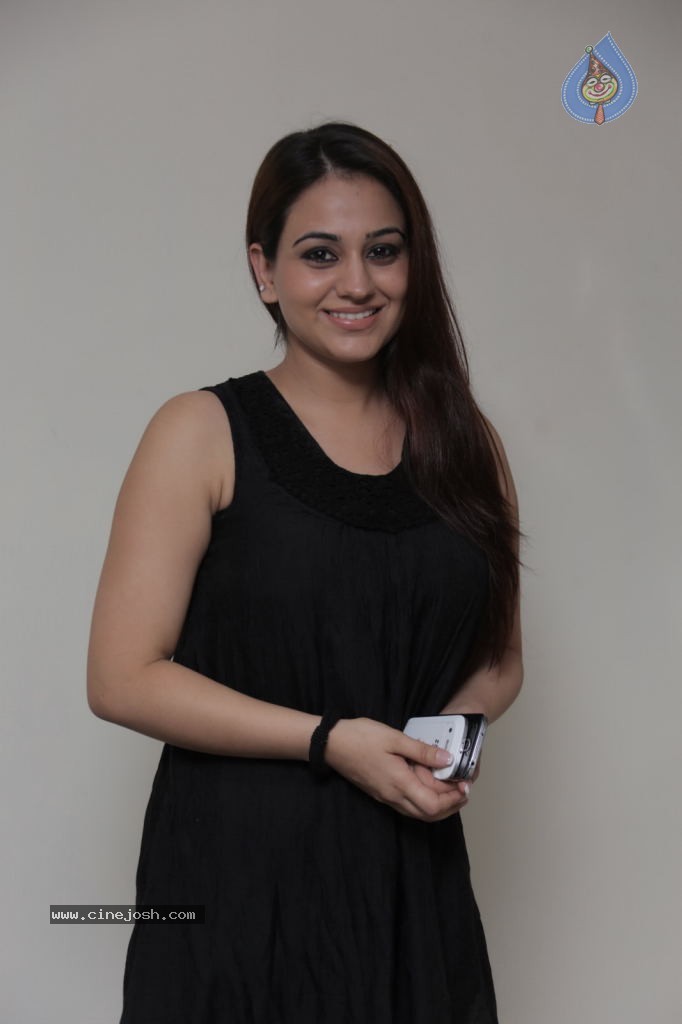 Aksha New Stills - 1 / 47 photos