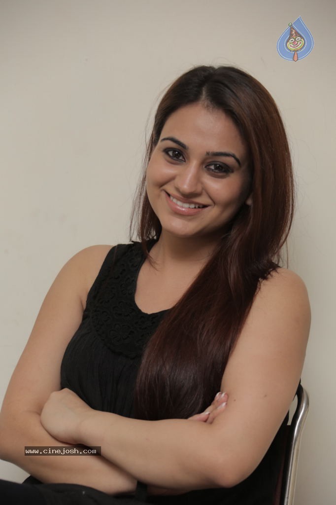 Aksha New Stills - 7 / 47 photos