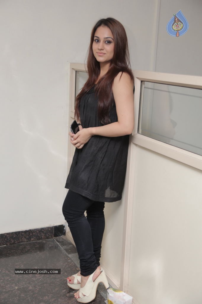 Aksha New Stills - 28 / 47 photos