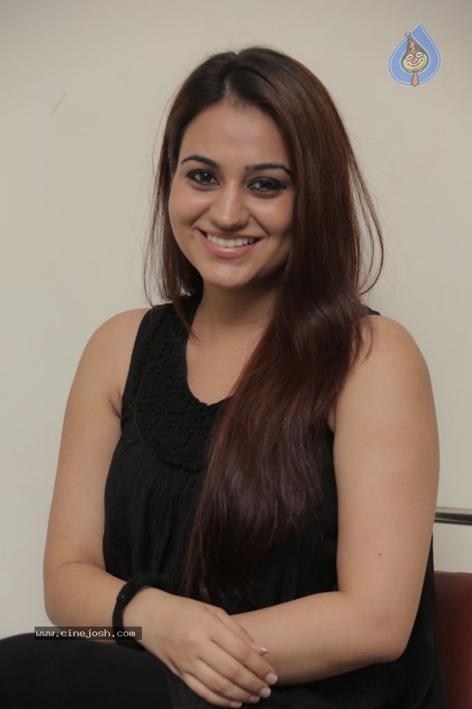 Aksha New Stills - 47 / 47 photos