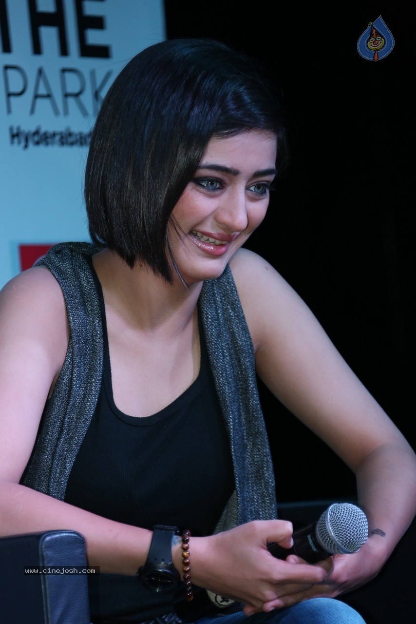 Akshara Haasan at Shamitabh PM - 45 / 60 photos