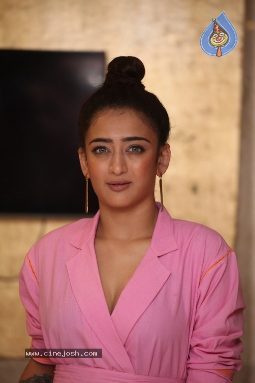 Akshara Haasan Gallery Photo 2 Of 18 1406