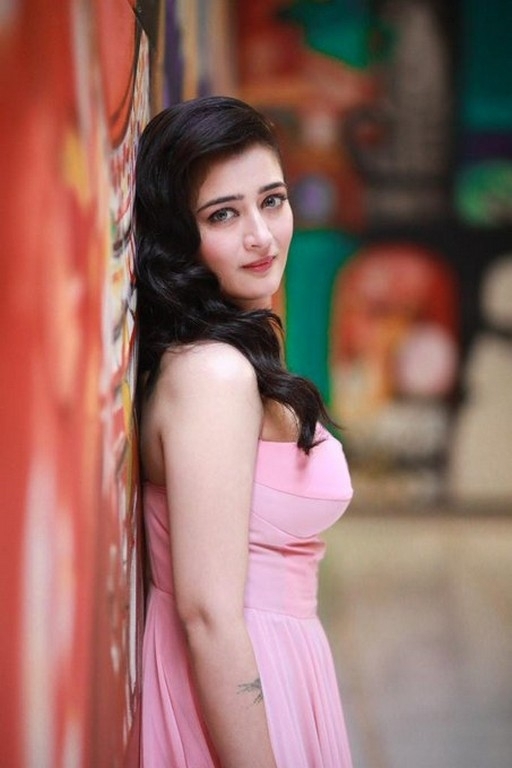 Akshara Haasan Photos - 2 / 3 photos