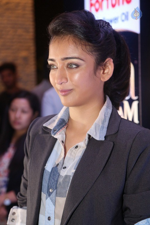 Akshara Haasan Photos - 1 / 30 photos