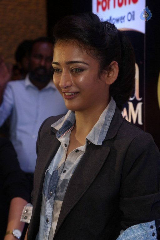 Akshara Haasan Photos - 6 / 30 photos