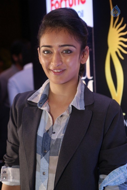 Akshara Haasan Photos - 19 / 30 photos