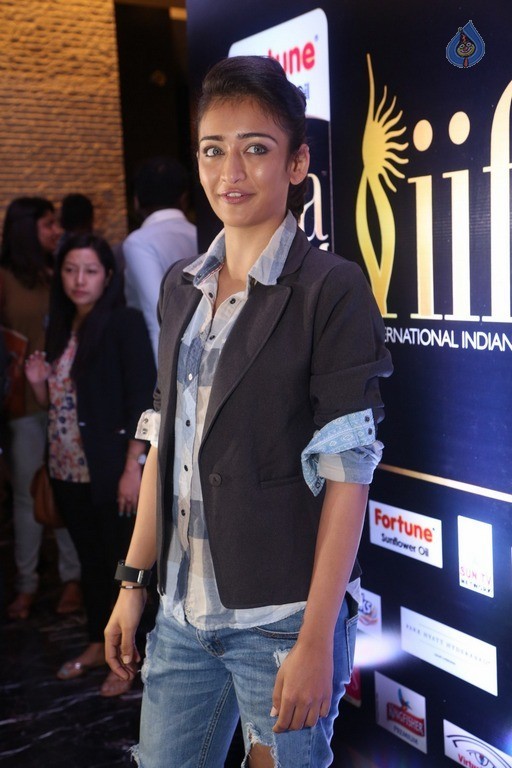 Akshara Haasan Photos - 22 / 30 photos