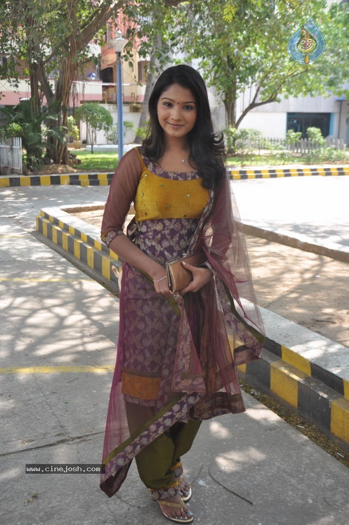 Akshara Stills - 6 / 28 photos