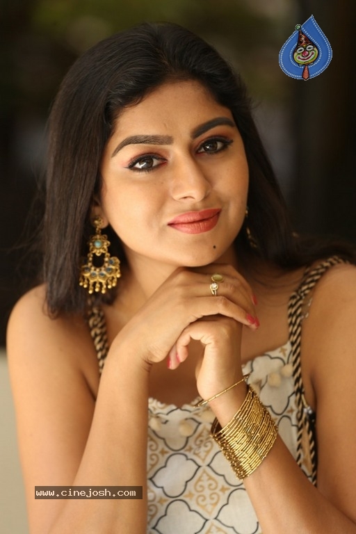 Akshata Photos - 19 / 21 photos