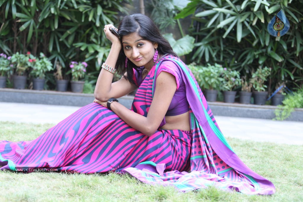 Akshaya Hot Photos - 4 / 143 photos