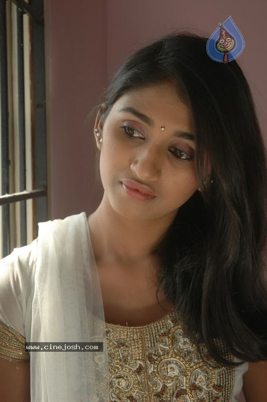 Akshaya Stills - 28 / 37 photos