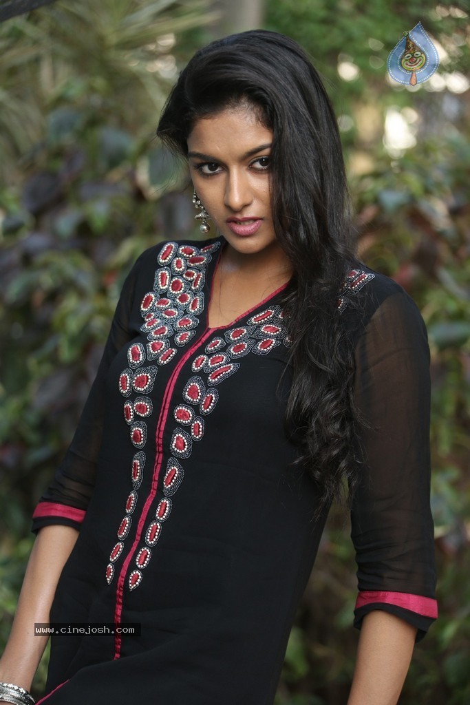 Akshitha Gallery - 11 / 53 photos