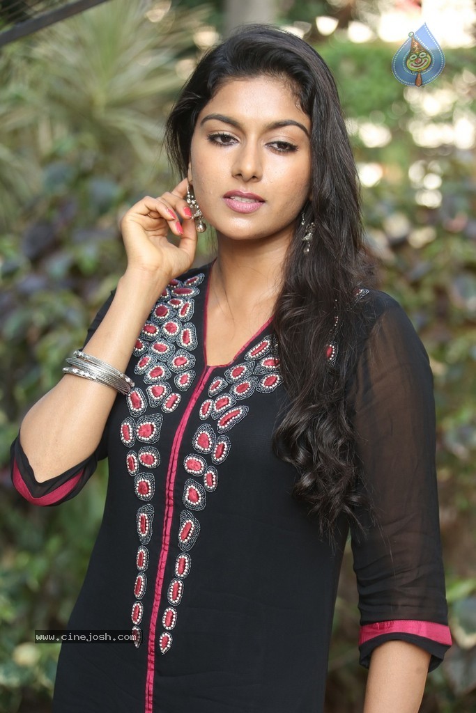 Akshitha Gallery - 18 / 53 photos