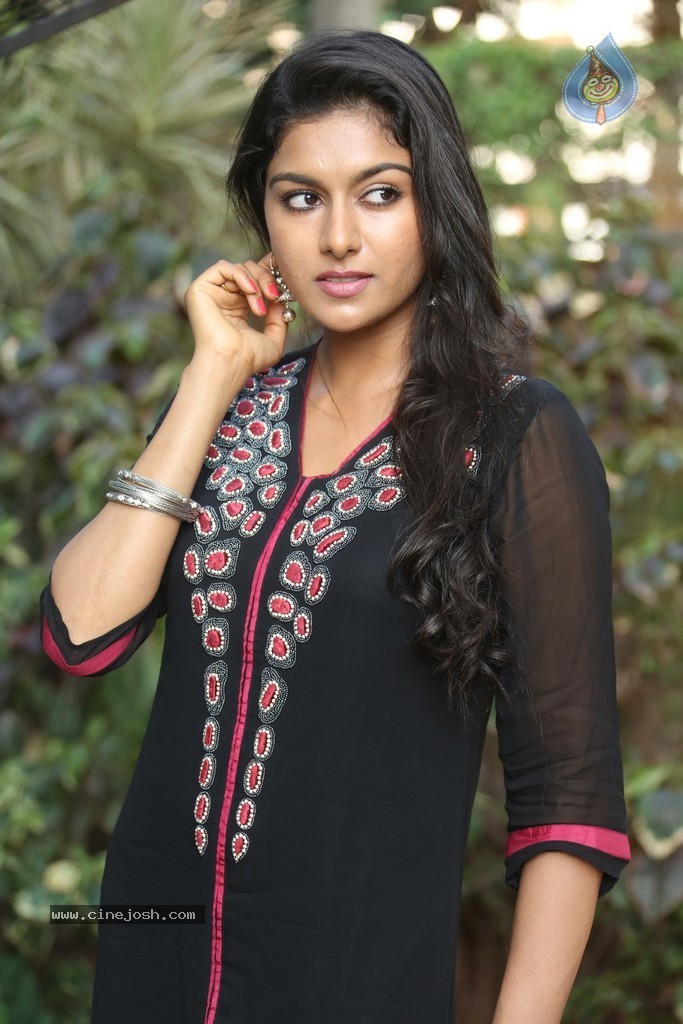 Akshitha Gallery - 34 / 53 photos