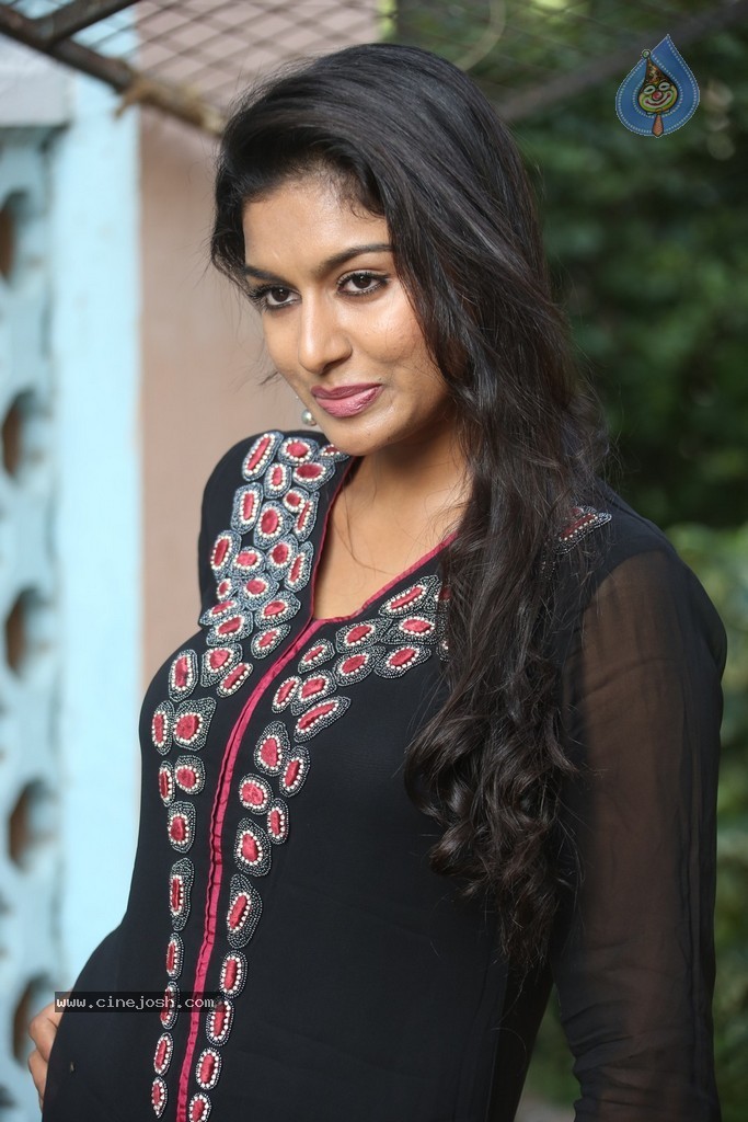 Akshitha Gallery - 37 / 53 photos