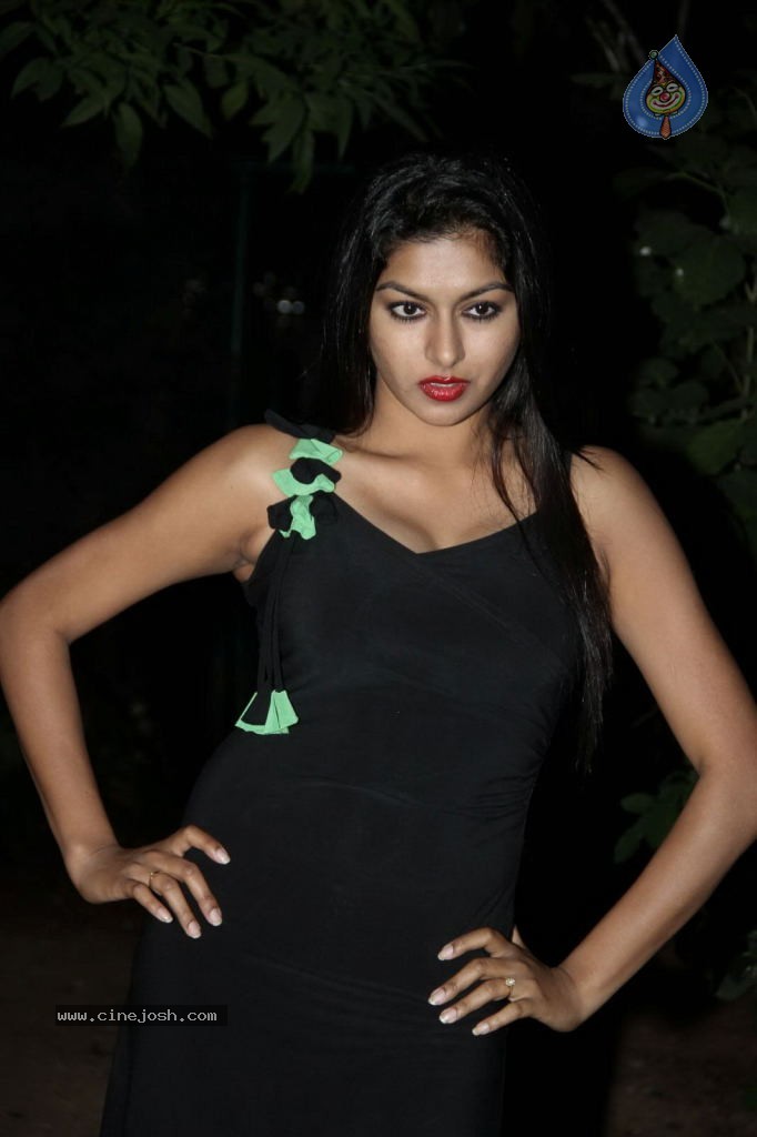 Akshida Hot Photos - 1 / 82 photos