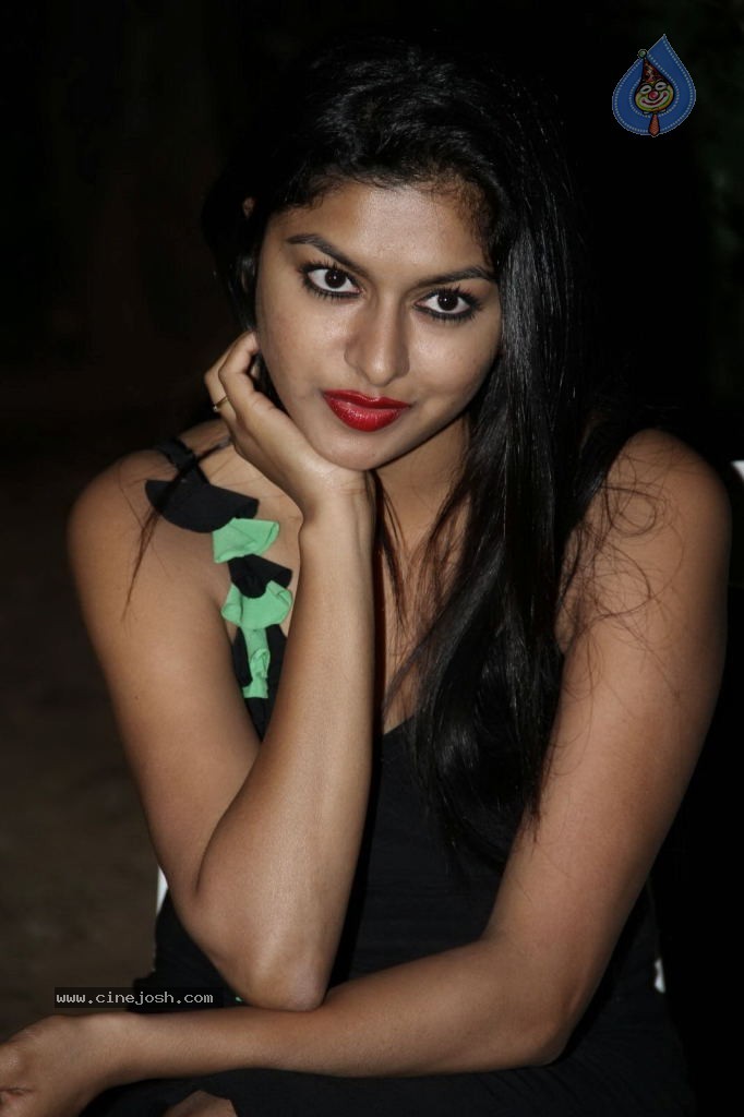 Akshida Hot Photos - 30 / 82 photos