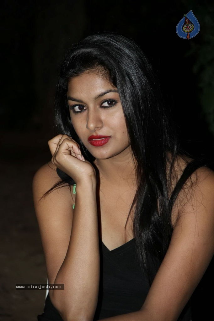 Akshida Hot Photos - 38 / 82 photos