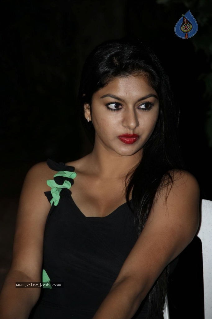 Akshida Hot Photos - 67 / 82 photos