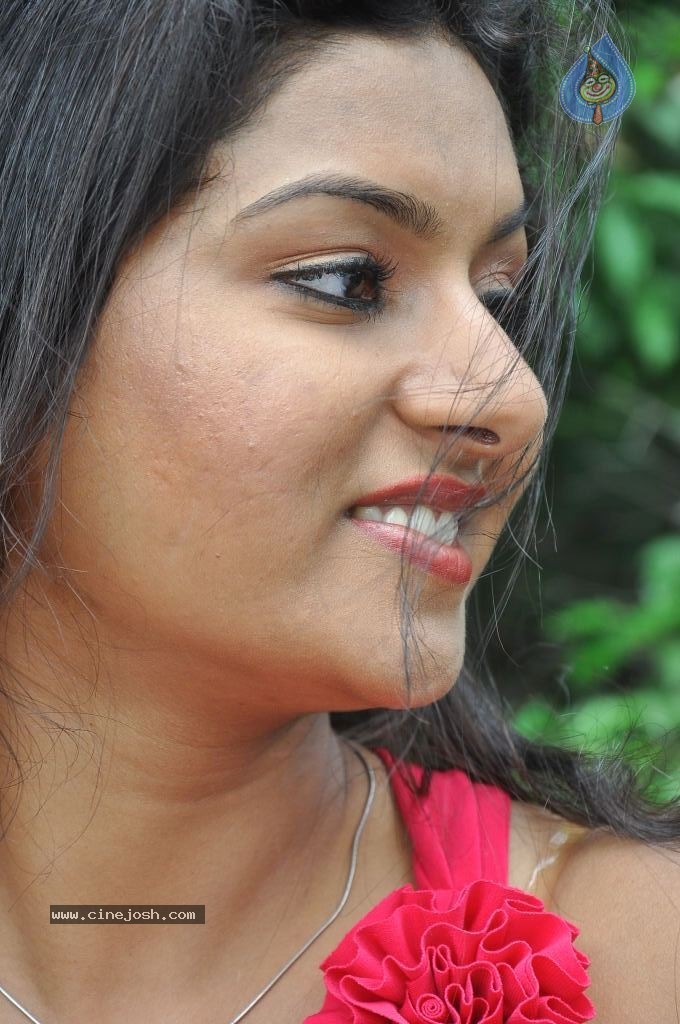 Akshitha Stills - 15 / 98 photos