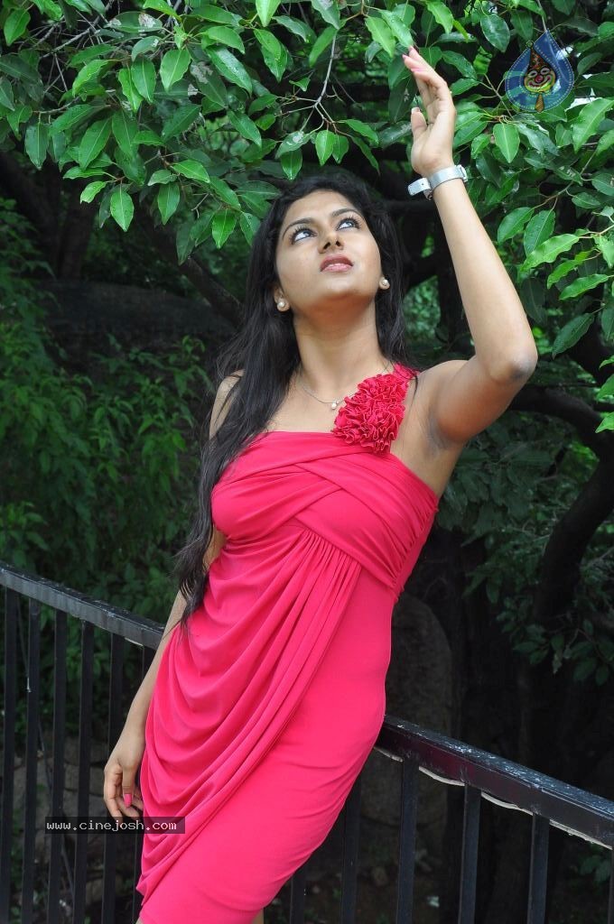 Akshitha Stills - 20 / 98 photos