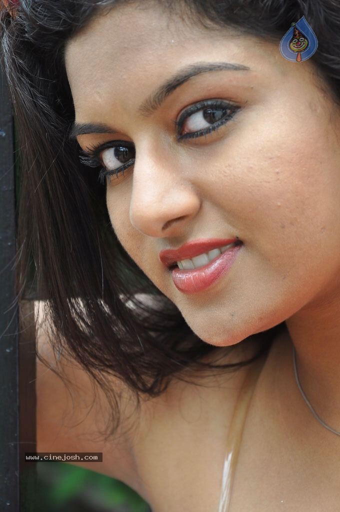 Akshitha Stills - 40 / 98 photos