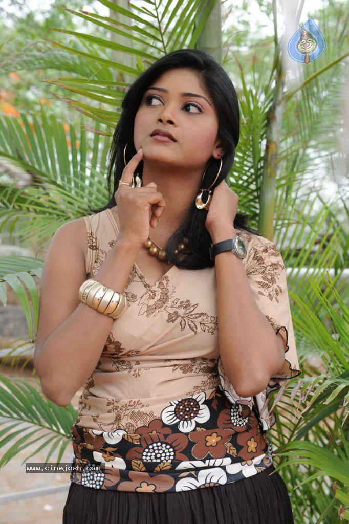 Alekheya Stills - 49 / 51 photos