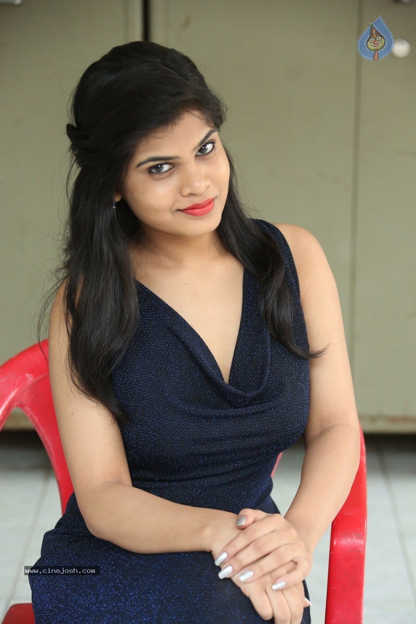 Alekhya Latest Gallery - 25 / 60 photos