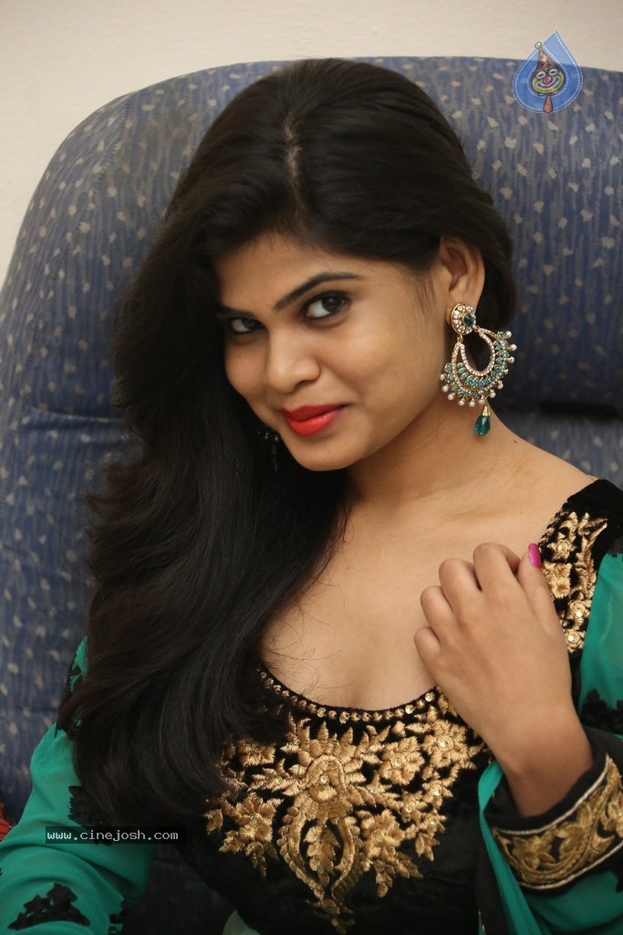 Alekhya New Photos - 27 / 89 photos