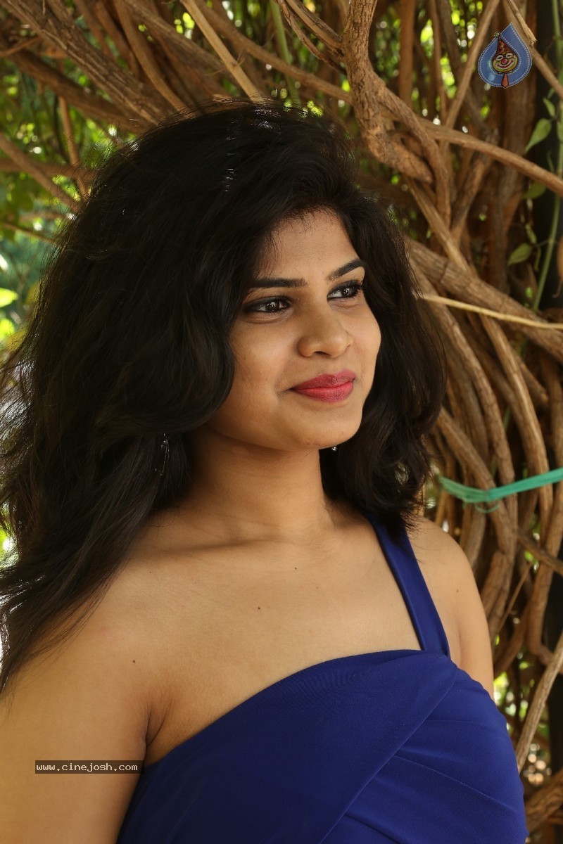 Alekhya New Pics - 21 / 118 photos