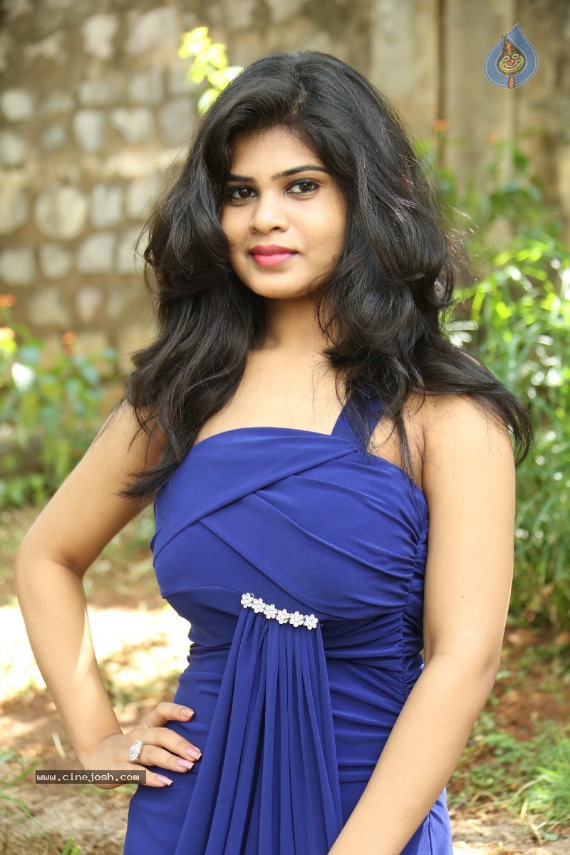 Alekhya New Pics - 27 / 118 photos