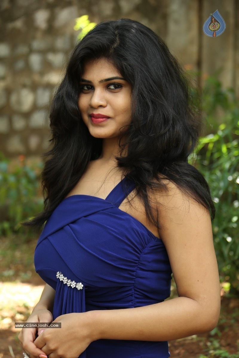 Alekhya New Pics - 41 / 118 photos