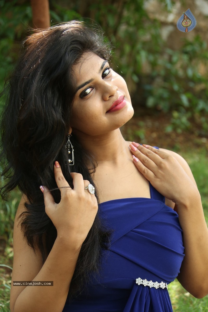 Alekhya New Pics - 44 / 118 photos