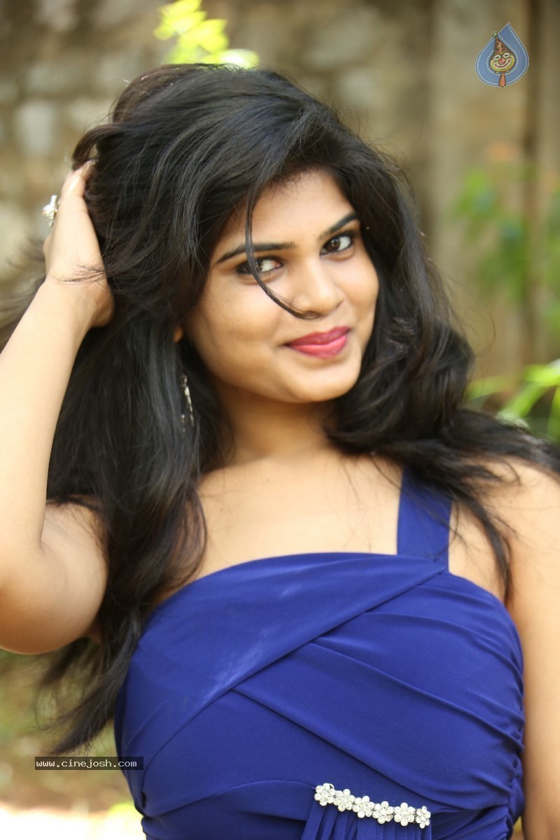 Alekhya New Pics - 46 / 118 photos