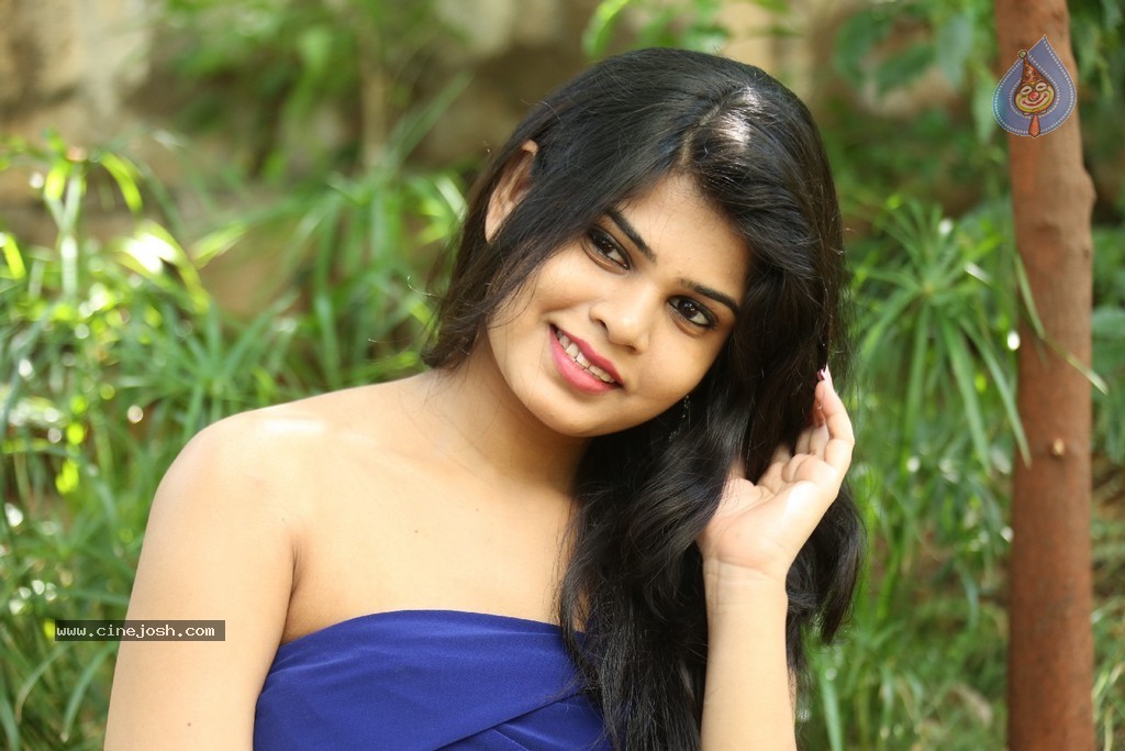 Alekhya New Pics - 51 / 118 photos