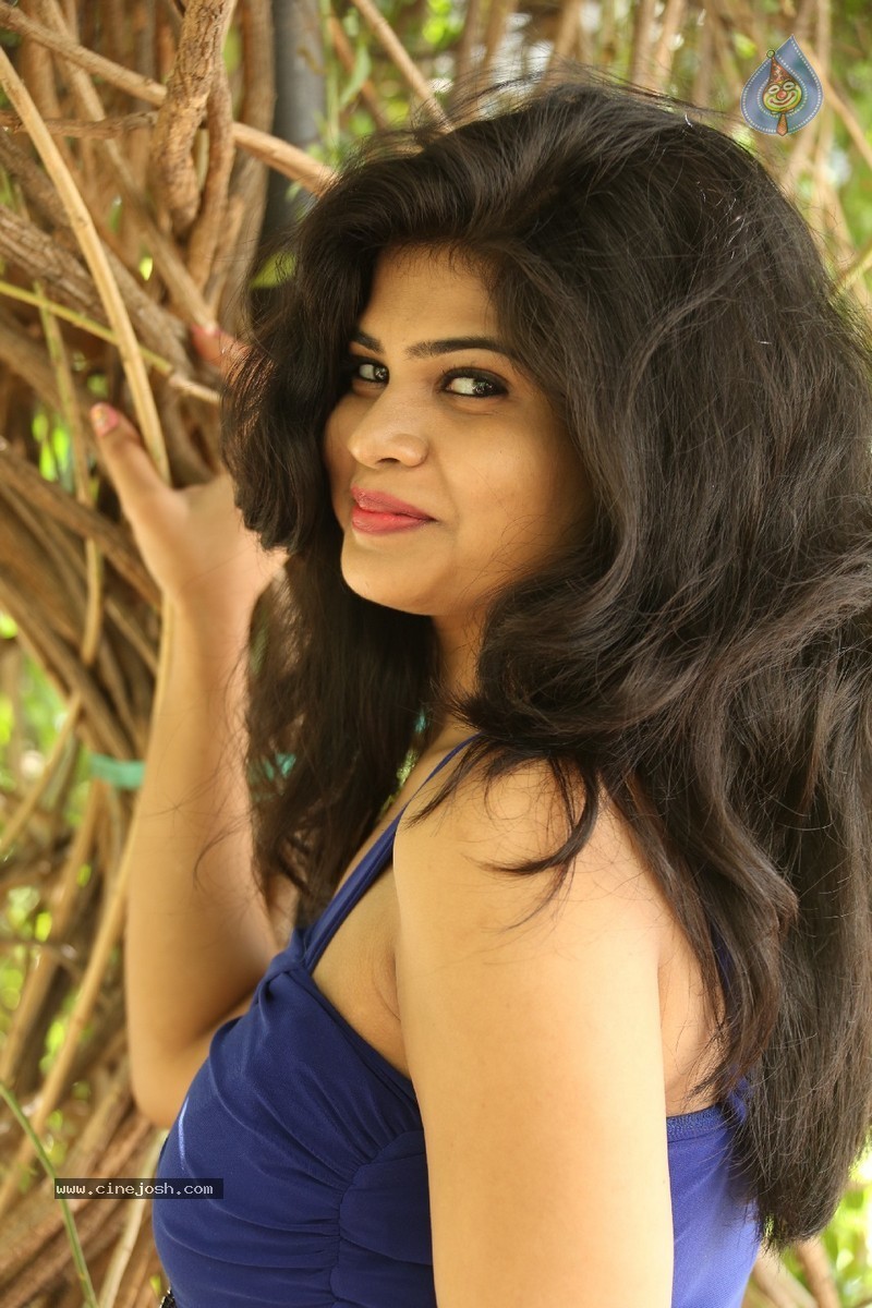 Alekhya New Pics - 52 / 118 photos