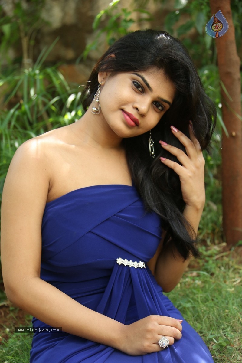 Alekhya New Pics - 57 / 118 photos