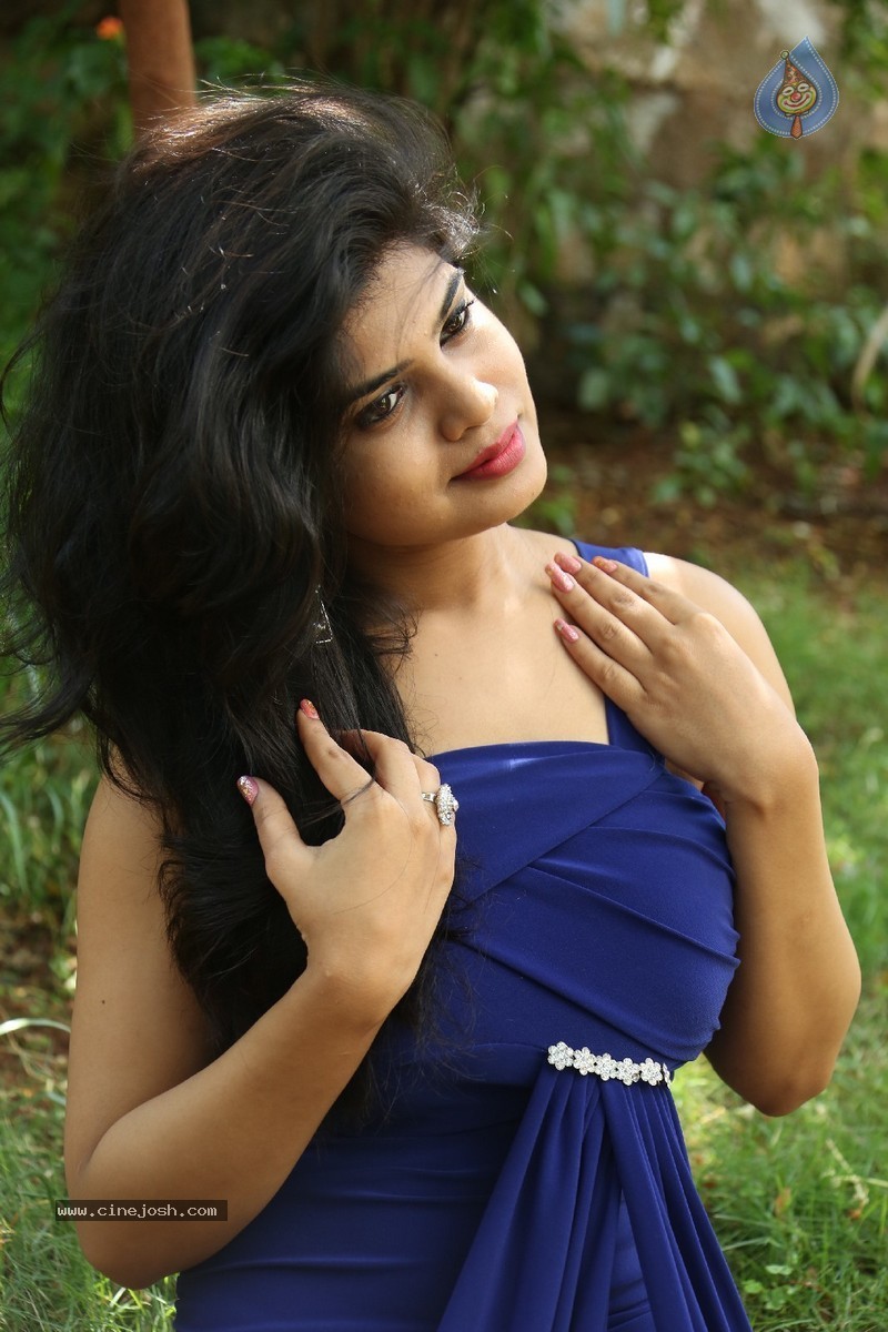 Alekhya New Pics - 76 / 118 photos