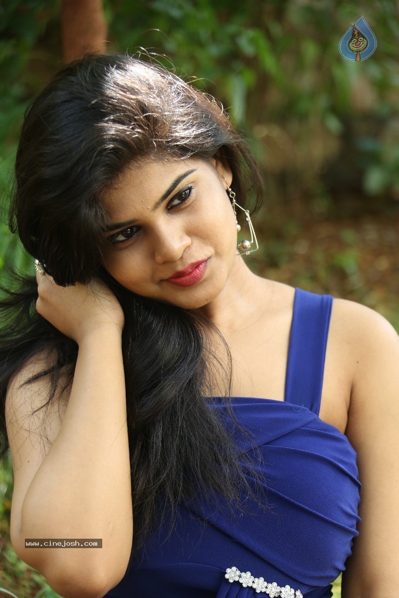 Alekhya New Pics - 77 / 118 photos