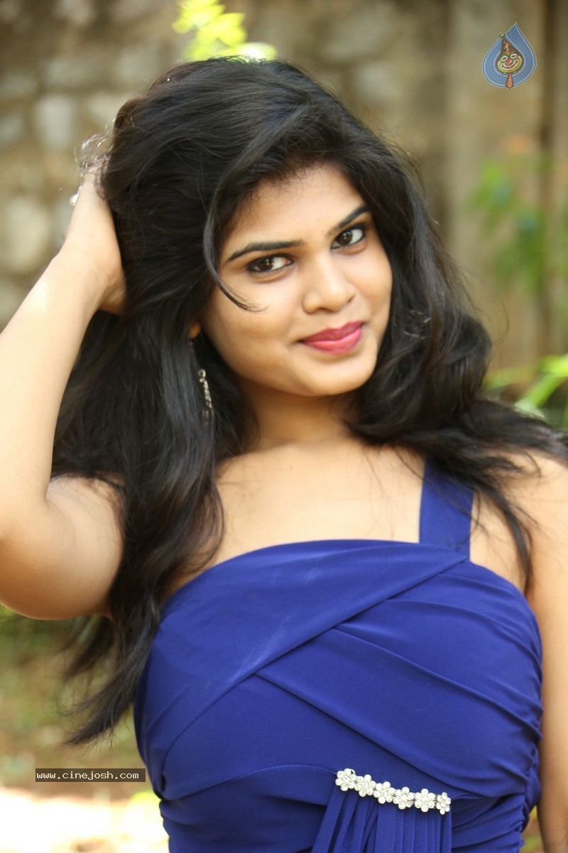 Alekhya New Pics - 81 / 118 photos