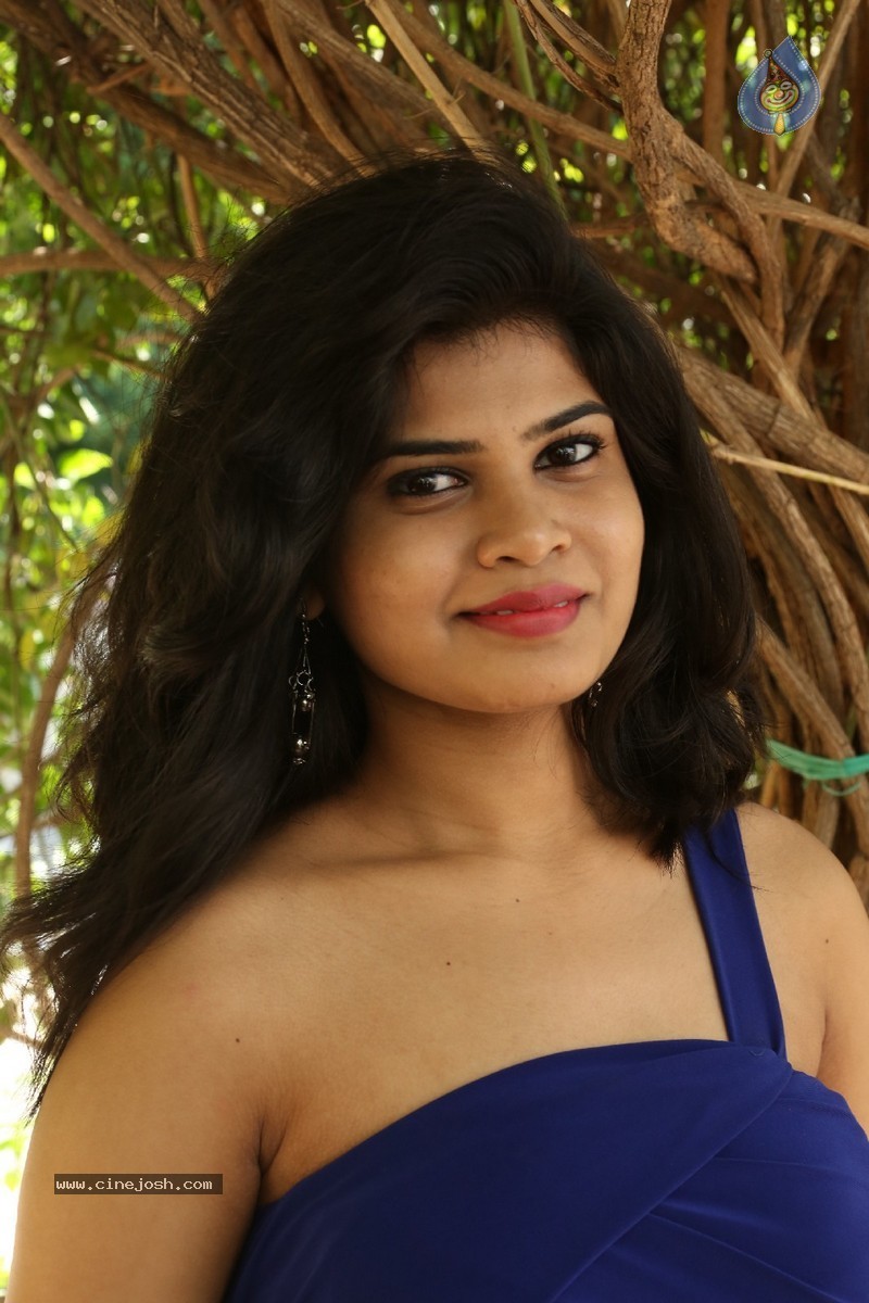 Alekhya New Pics - 85 / 118 photos